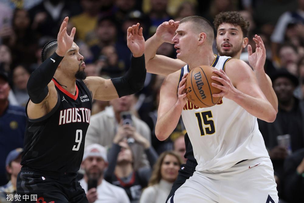 变得更为平 变得更为平